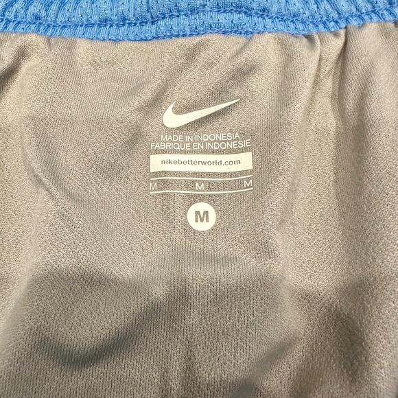 LADIES NIKE CRI FIT RUNNING SHORTS SIZE MEDIUM - Picture 3 of 3